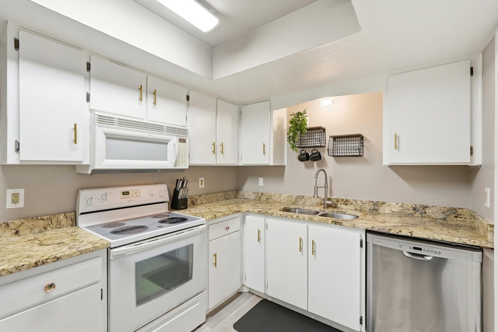 Image 14 of 34 For 415 Banana Cay Drive J