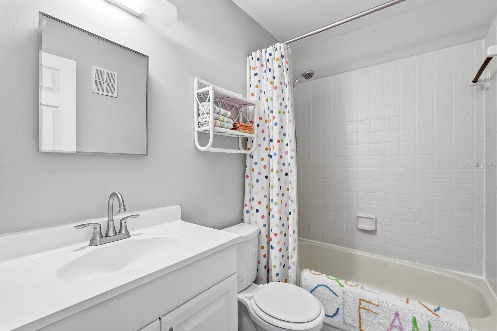 Image 17 of 34 For 415 Banana Cay Drive J