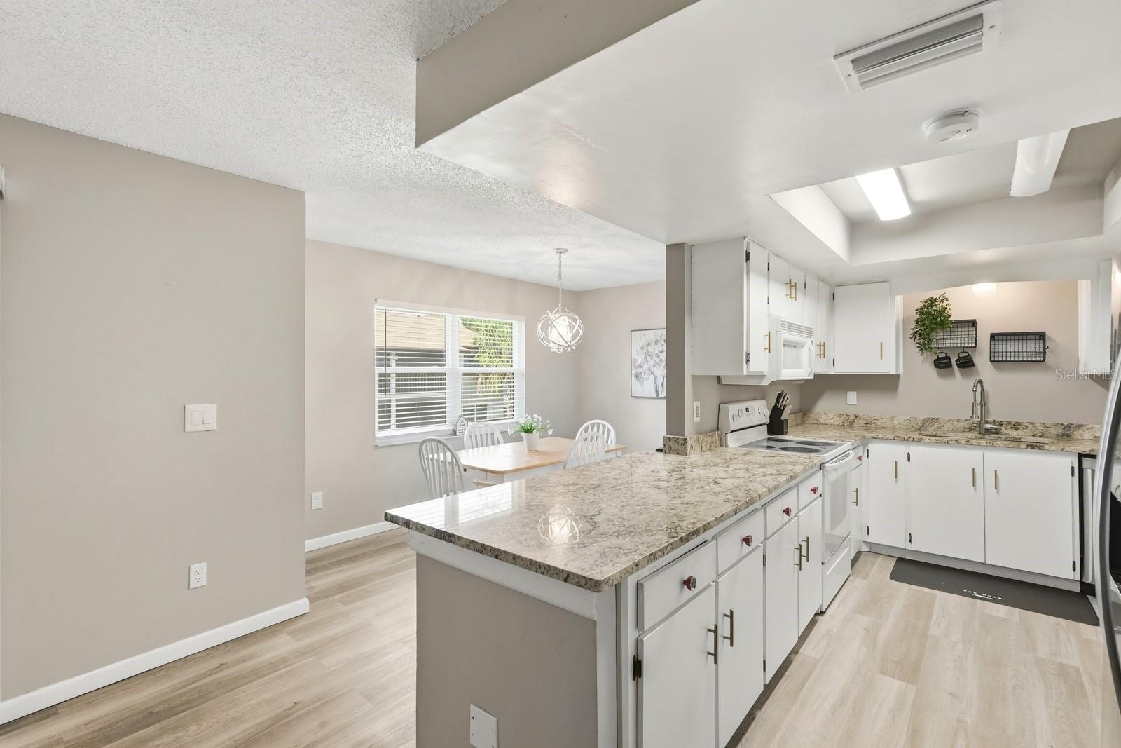 Image 9 of 34 For 415 Banana Cay Drive J