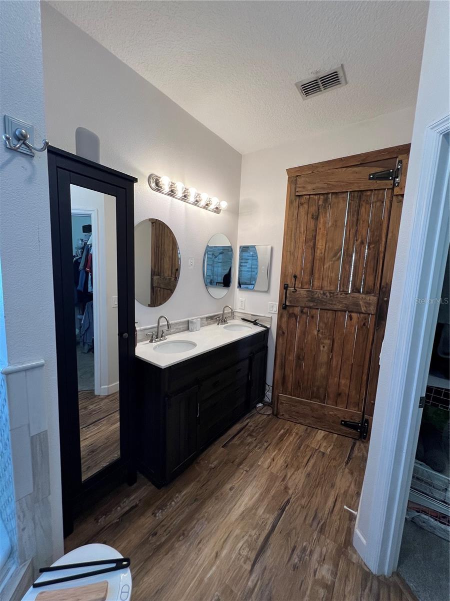 Image 22 of 26 For 221 Asterbrooke Drive