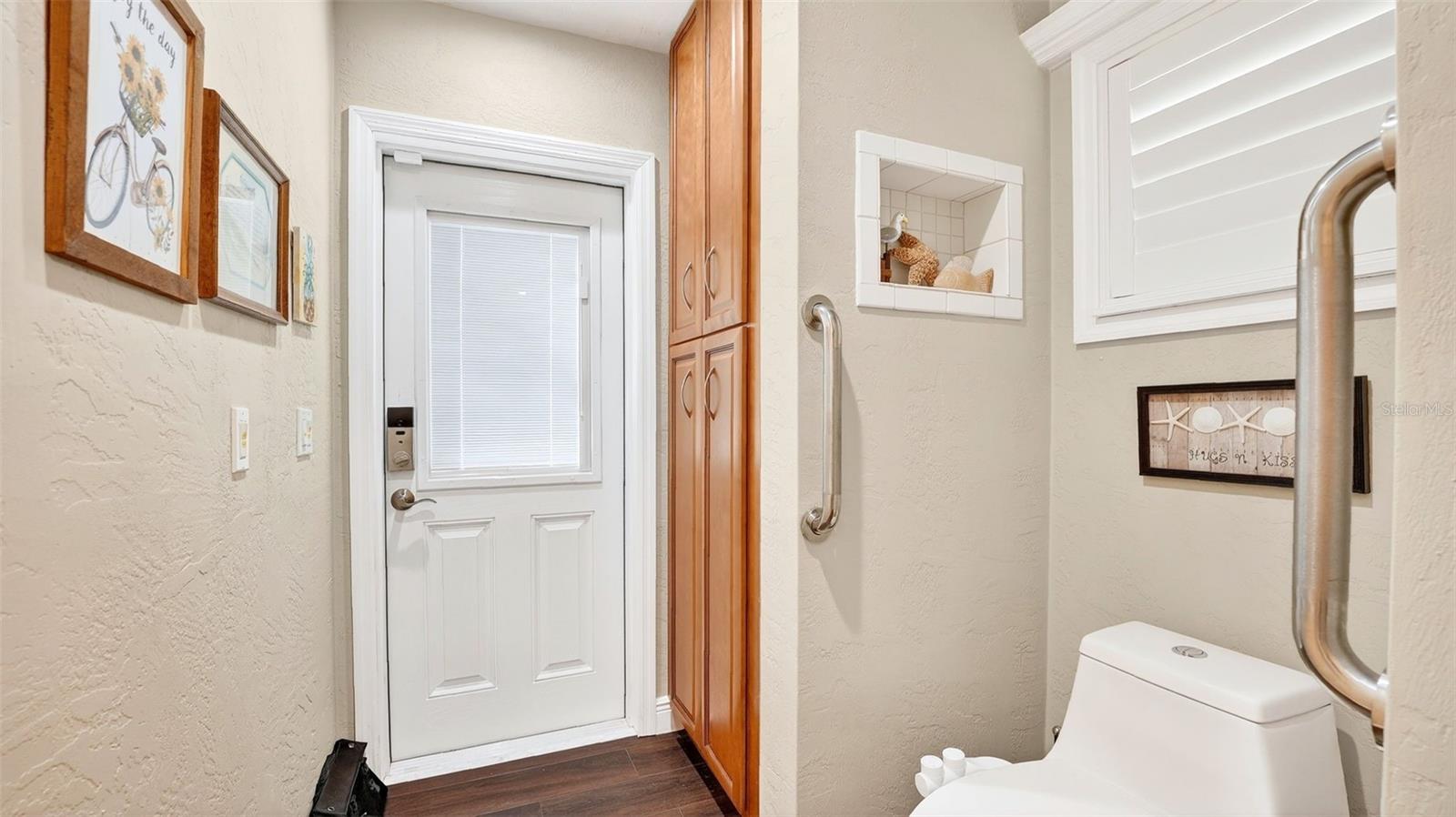 Image 39 of 57 For 1100 Riverside Drive