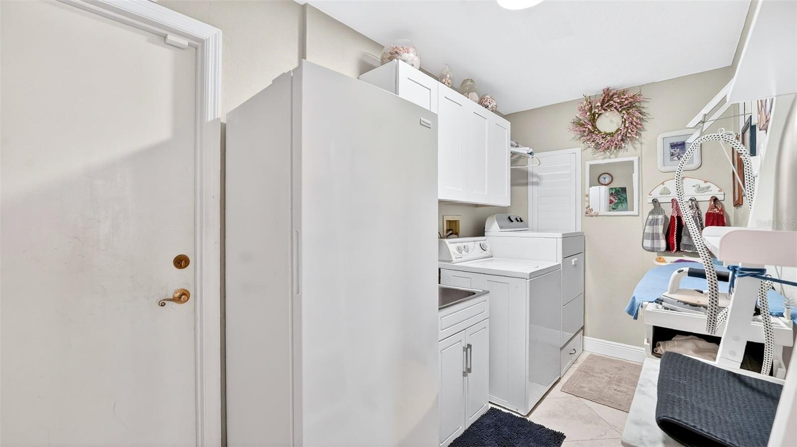 Image 43 of 57 For 1100 Riverside Drive