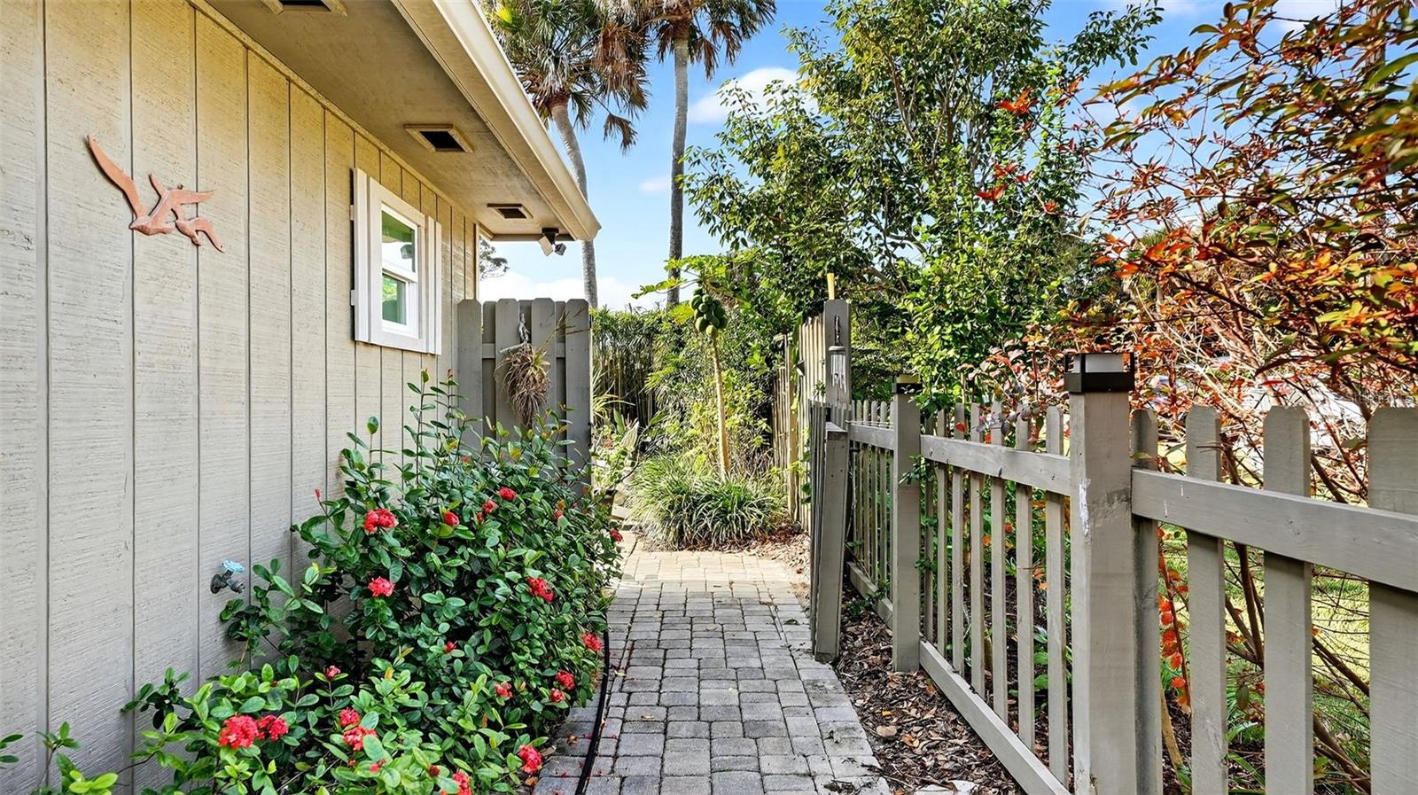 Image 47 of 57 For 1100 Riverside Drive