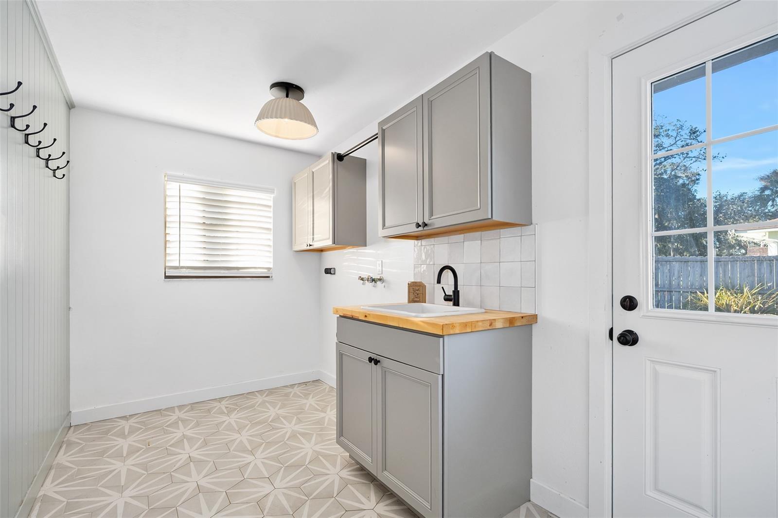 Image 17 of 53 For 2 Avenue Bonita