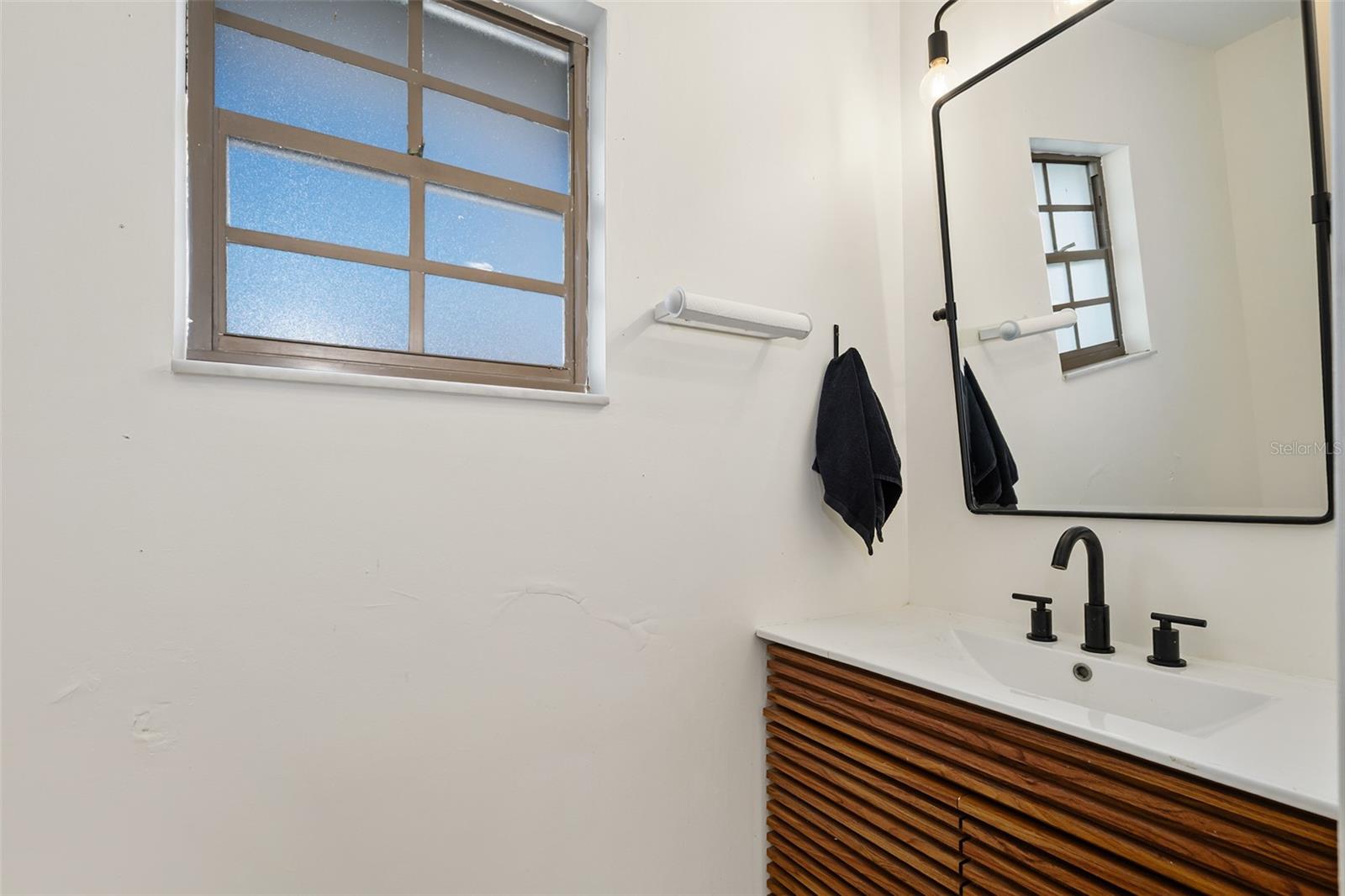 Image 18 of 53 For 2 Avenue Bonita