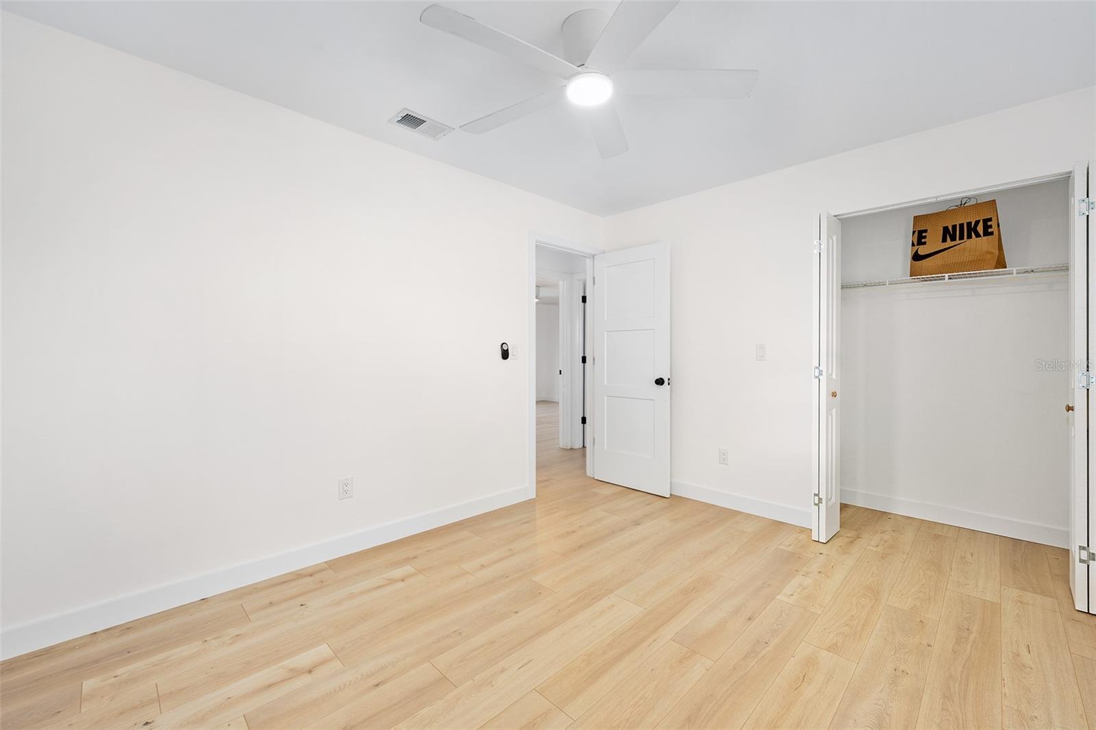 Image 25 of 53 For 2 Avenue Bonita