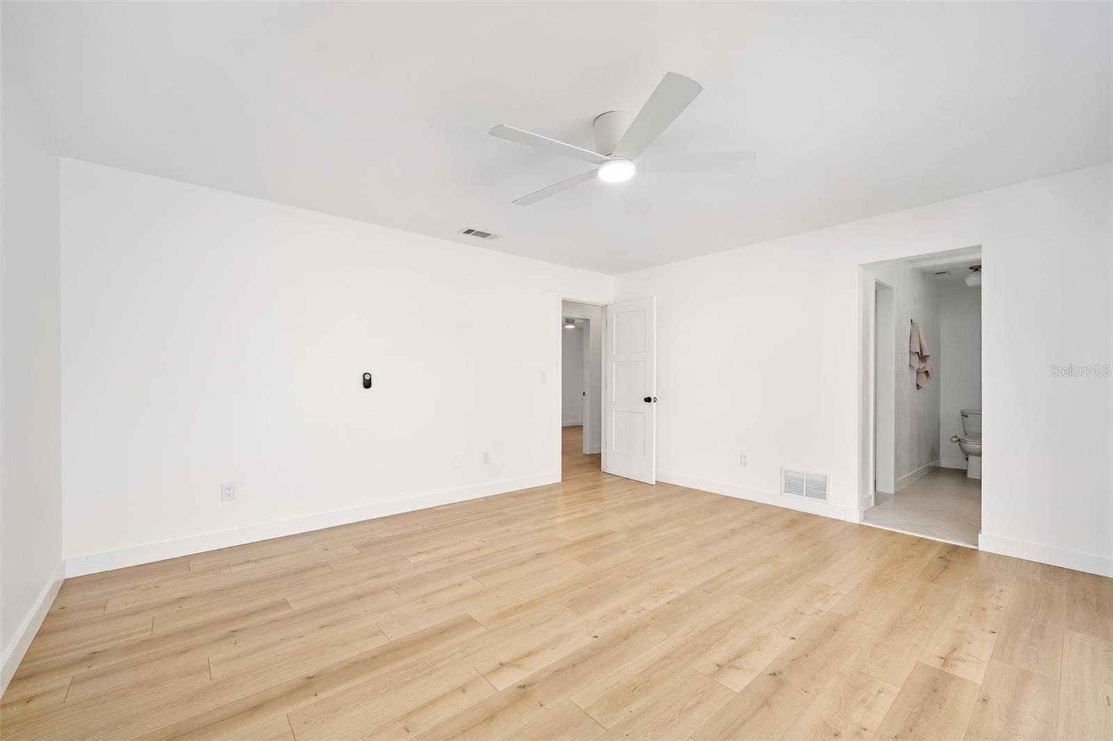 Image 30 of 53 For 2 Avenue Bonita