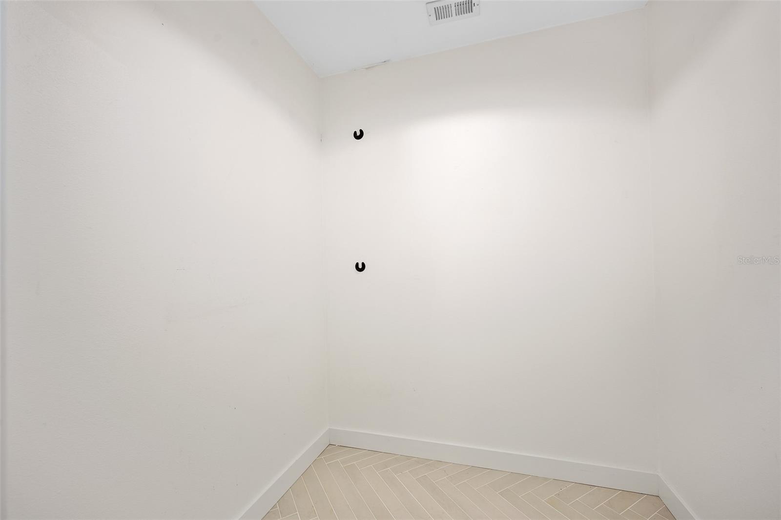 Image 32 of 53 For 2 Avenue Bonita