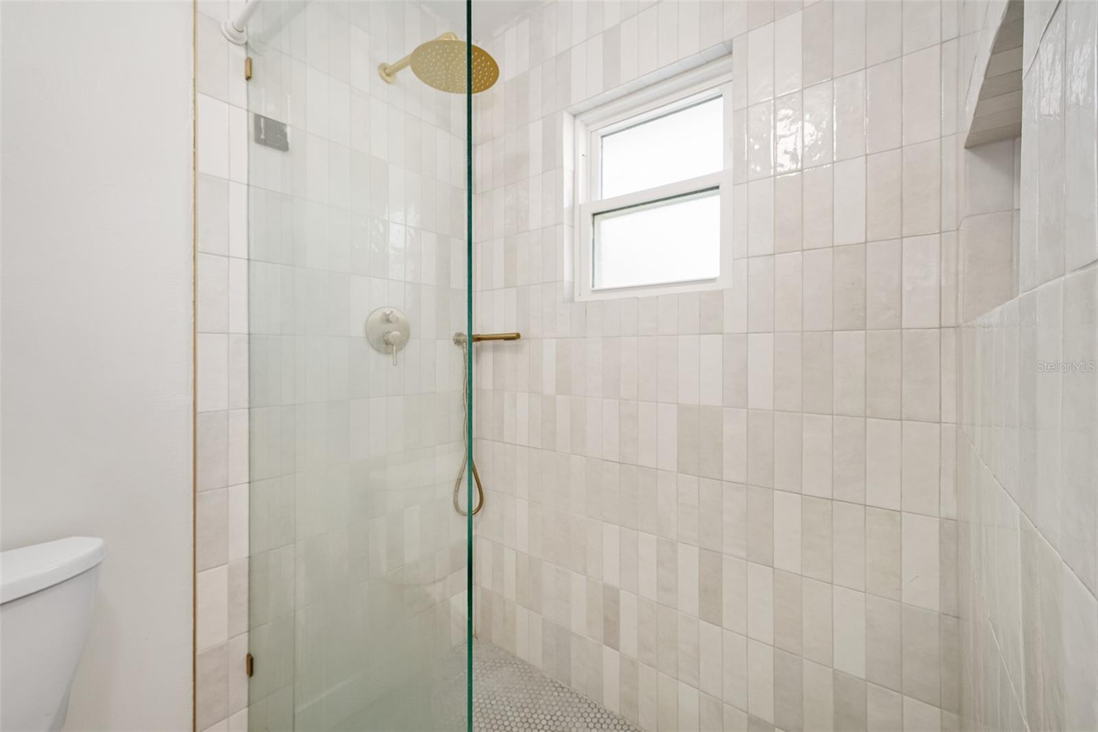 Image 33 of 53 For 2 Avenue Bonita