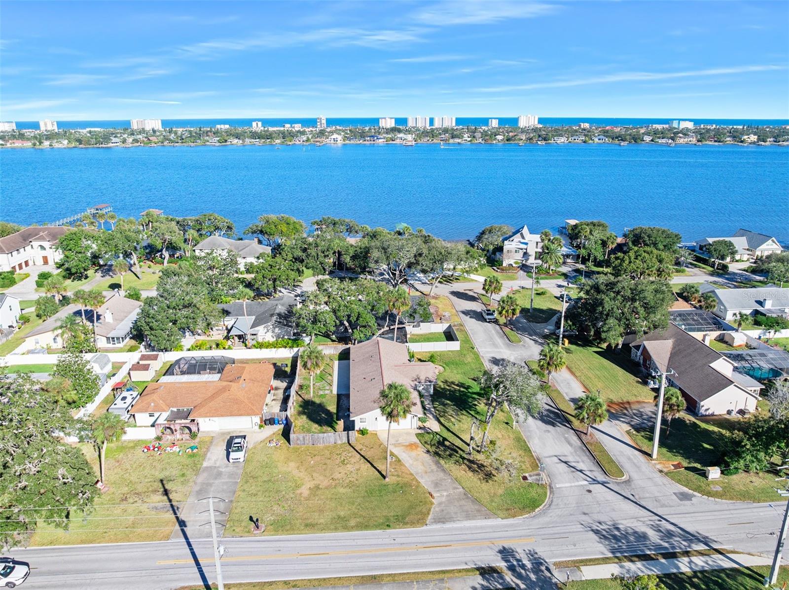 Image 44 of 53 For 2 Avenue Bonita