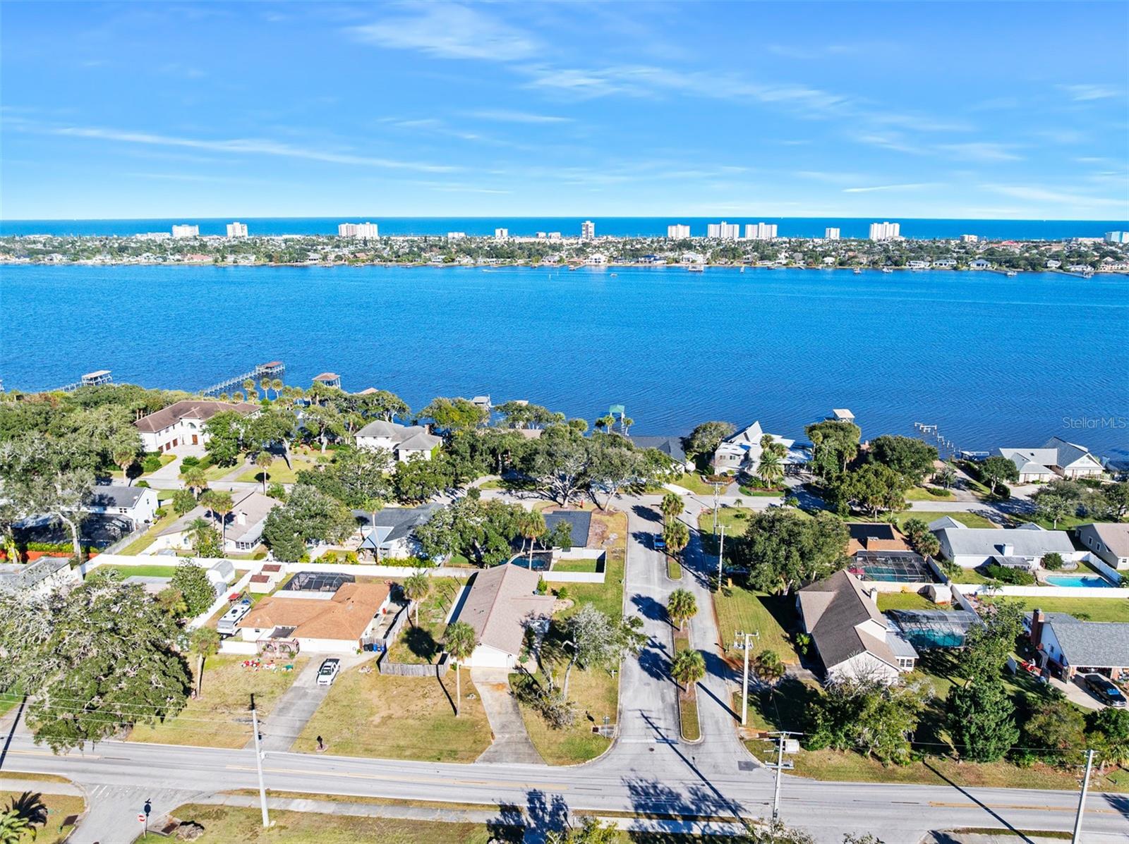 Image 46 of 53 For 2 Avenue Bonita