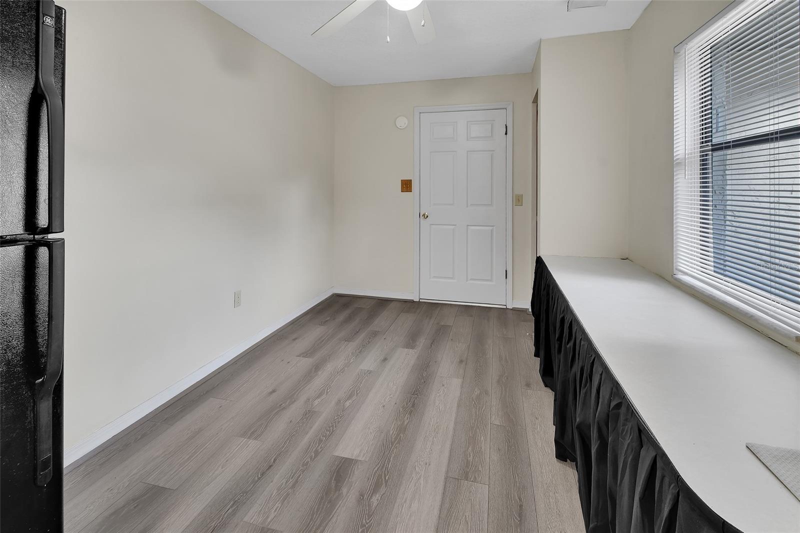 Image 15 of 34 For 526 Hemingway Court