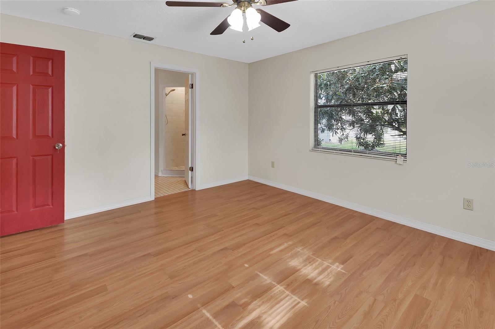 Image 18 of 34 For 526 Hemingway Court