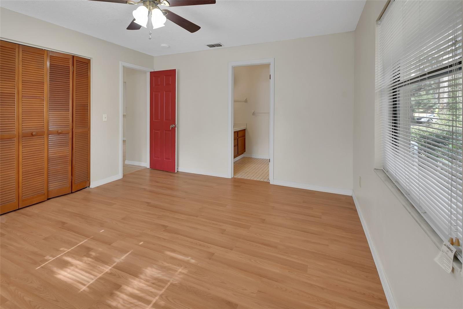 Image 19 of 34 For 526 Hemingway Court