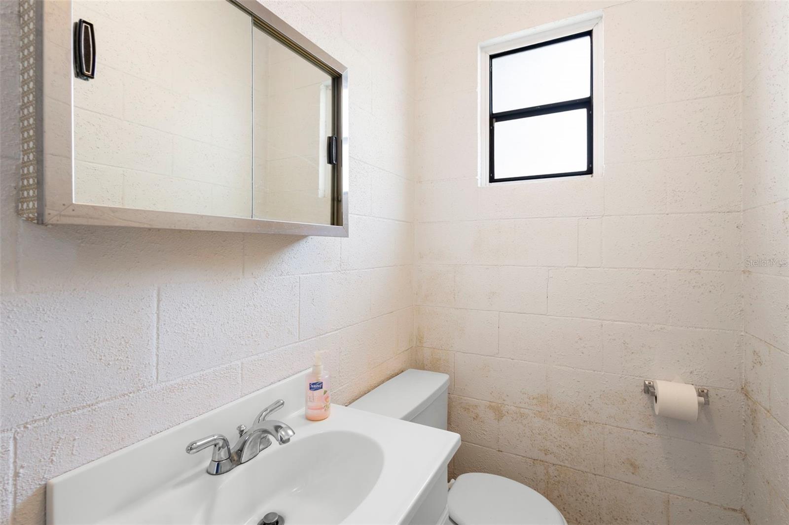 Image 13 of 28 For 1995 Volusia Avenue