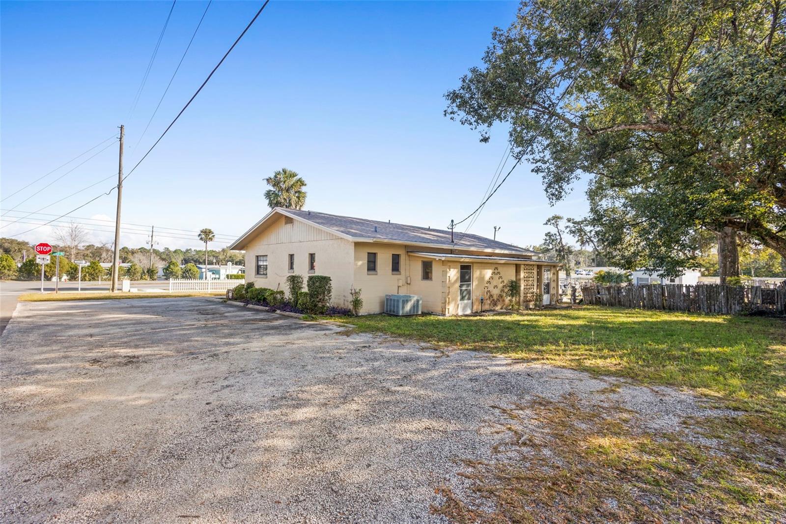 Image 3 of 28 For 1995 Volusia Avenue