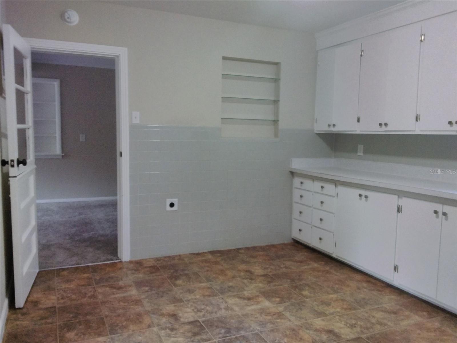 Image 14 of 40 For 487 Rylane Street