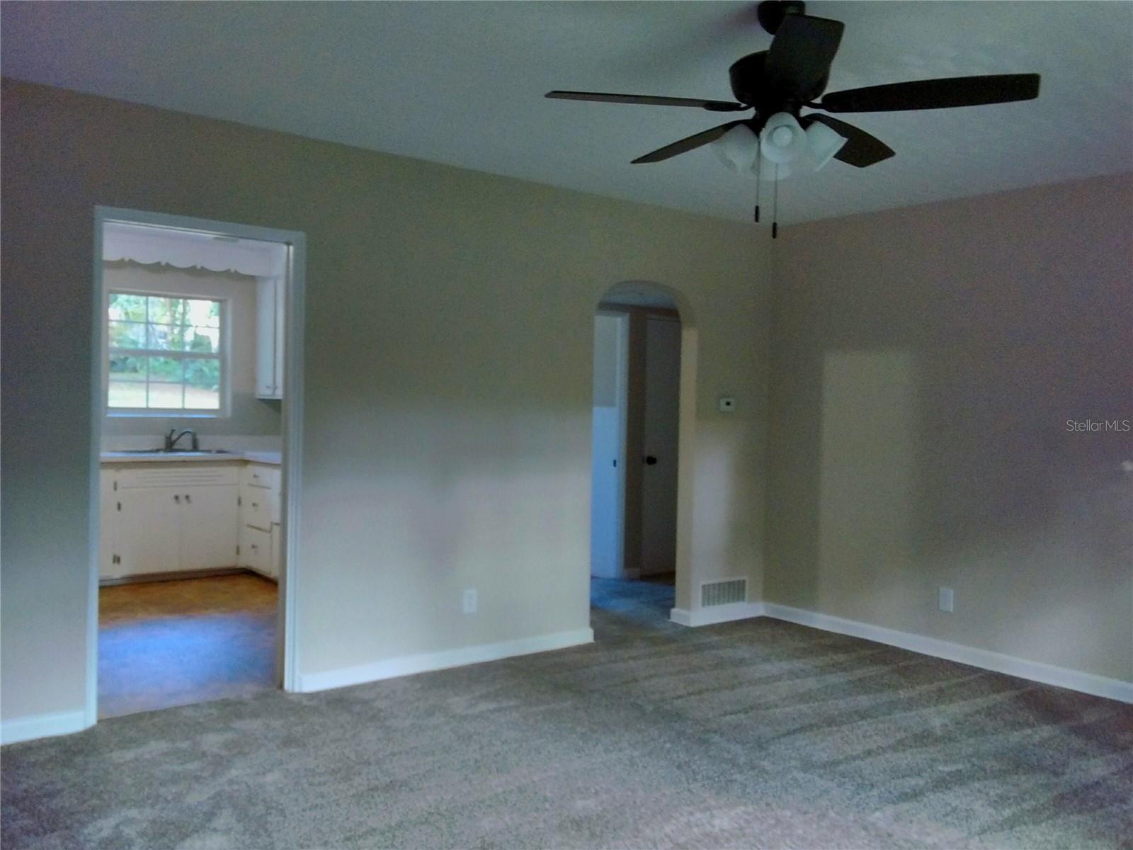 Image 17 of 40 For 487 Rylane Street