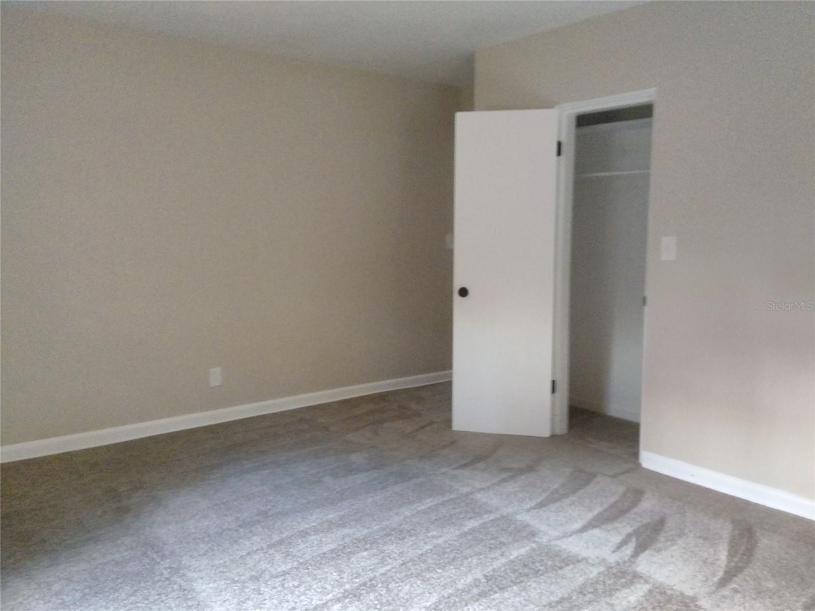 Image 19 of 40 For 487 Rylane Street