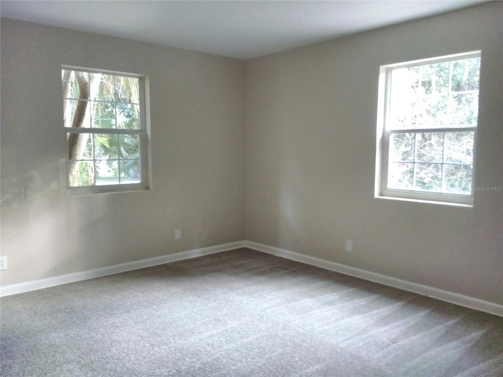 Image 20 of 40 For 487 Rylane Street