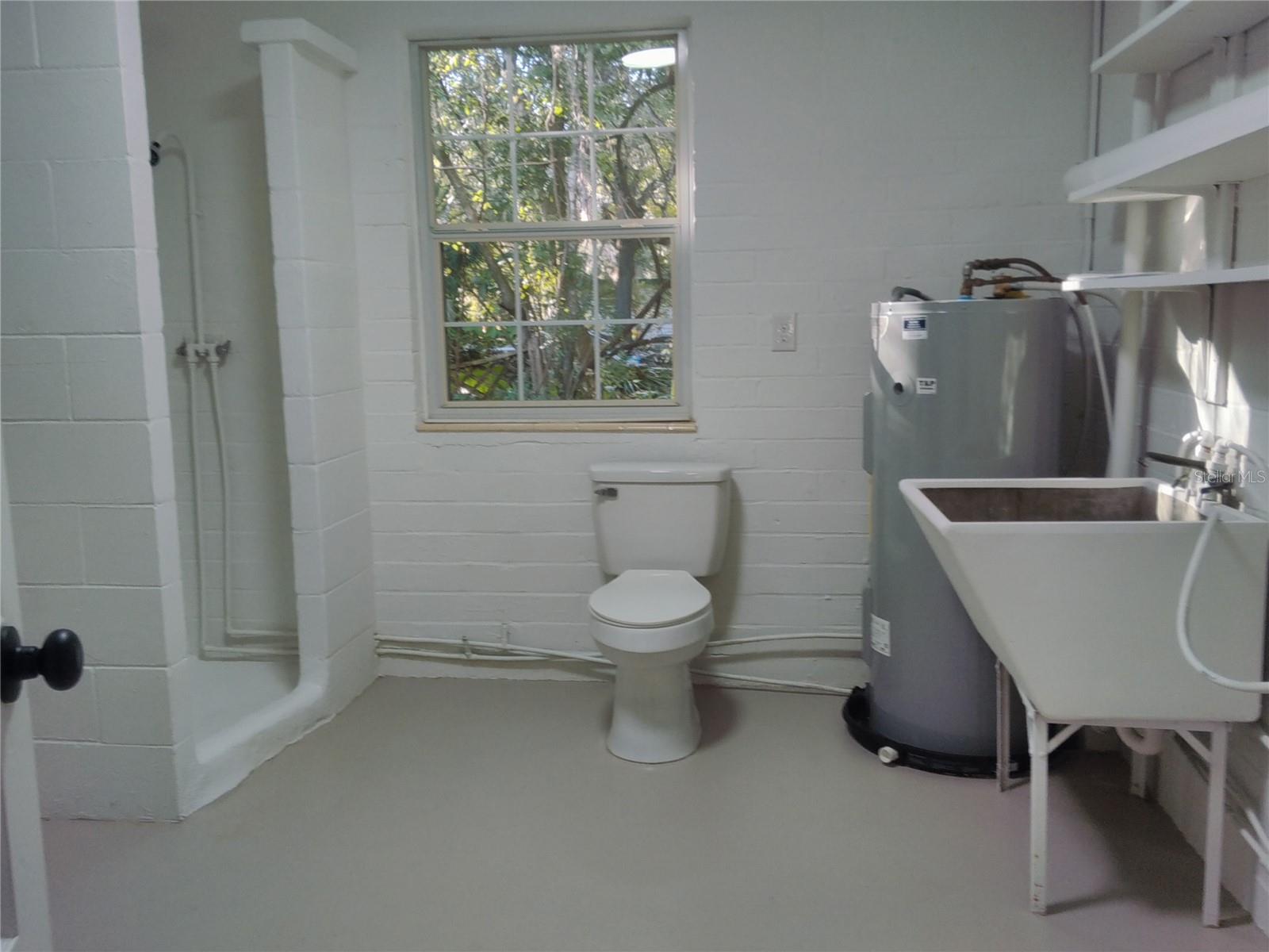 Image 26 of 40 For 487 Rylane Street