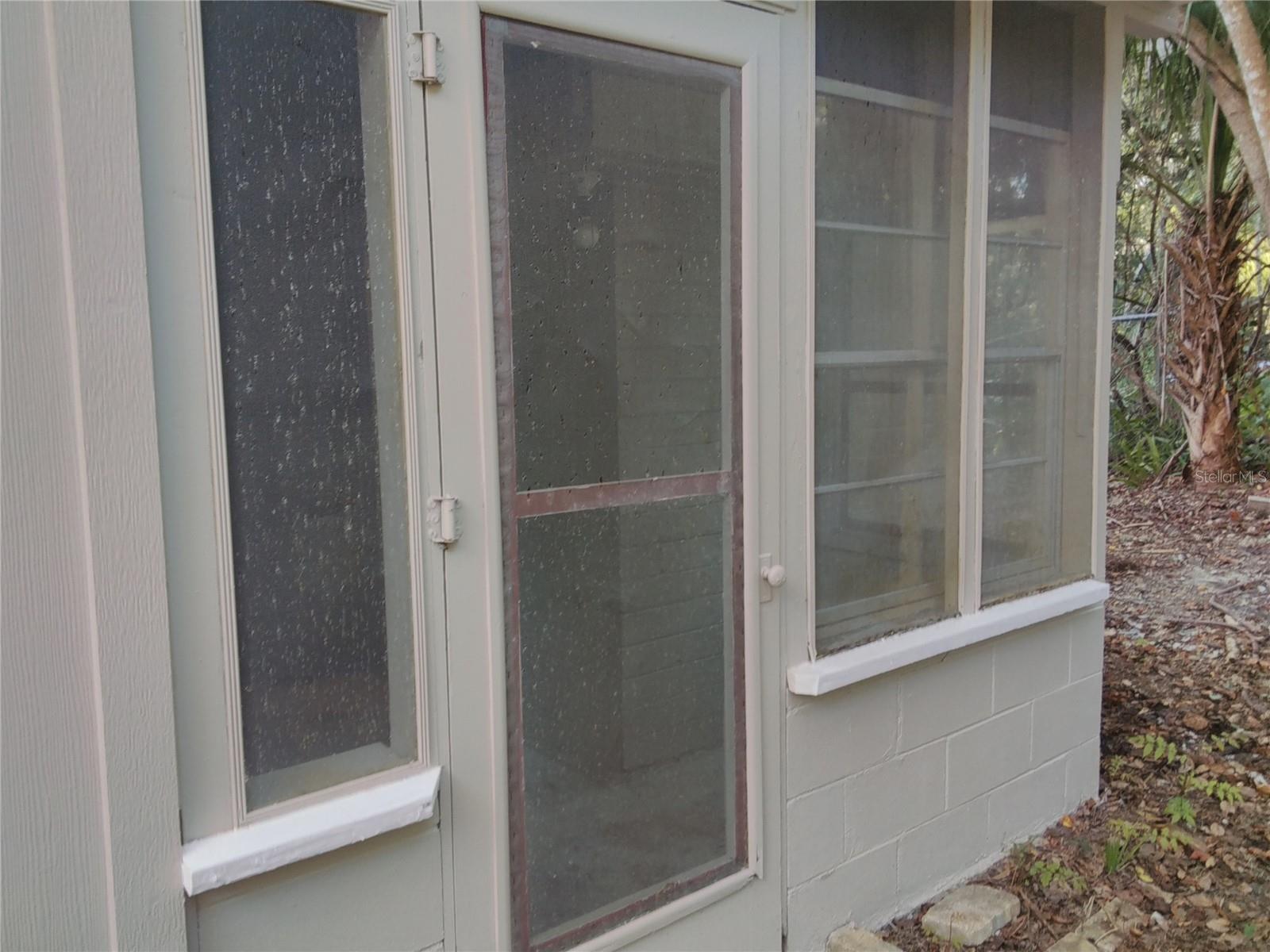 Image 30 of 40 For 487 Rylane Street