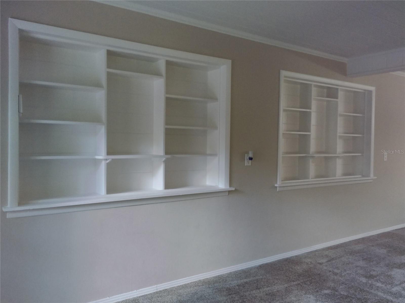 Image 7 of 40 For 487 Rylane Street