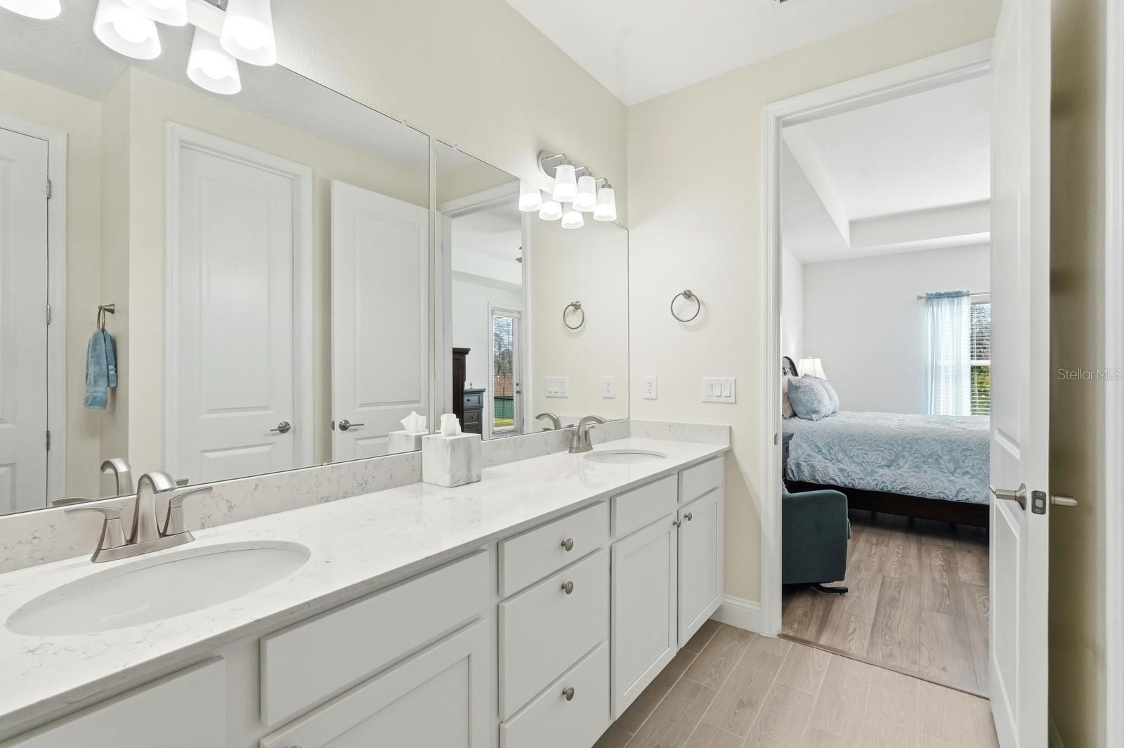 Image 25 of 50 For 2137 Raglan Circle