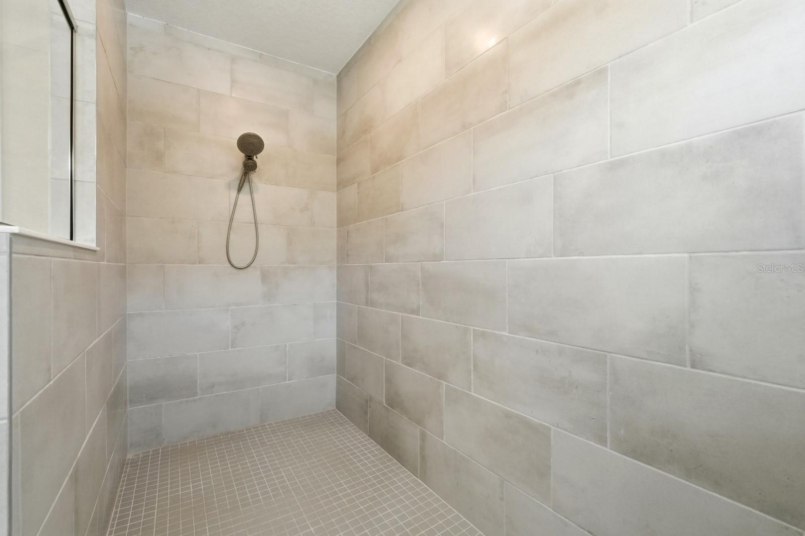 Image 26 of 50 For 2137 Raglan Circle