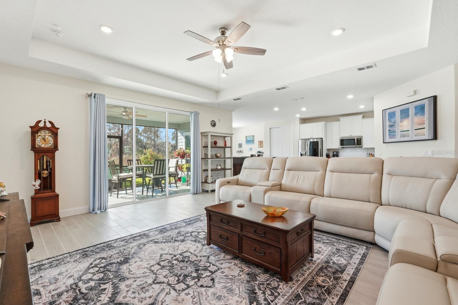 Image 3 of 50 For 2137 Raglan Circle