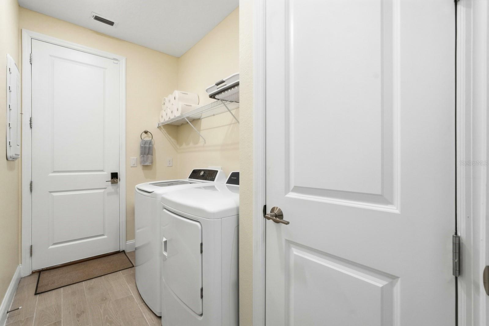 Image 30 of 50 For 2137 Raglan Circle