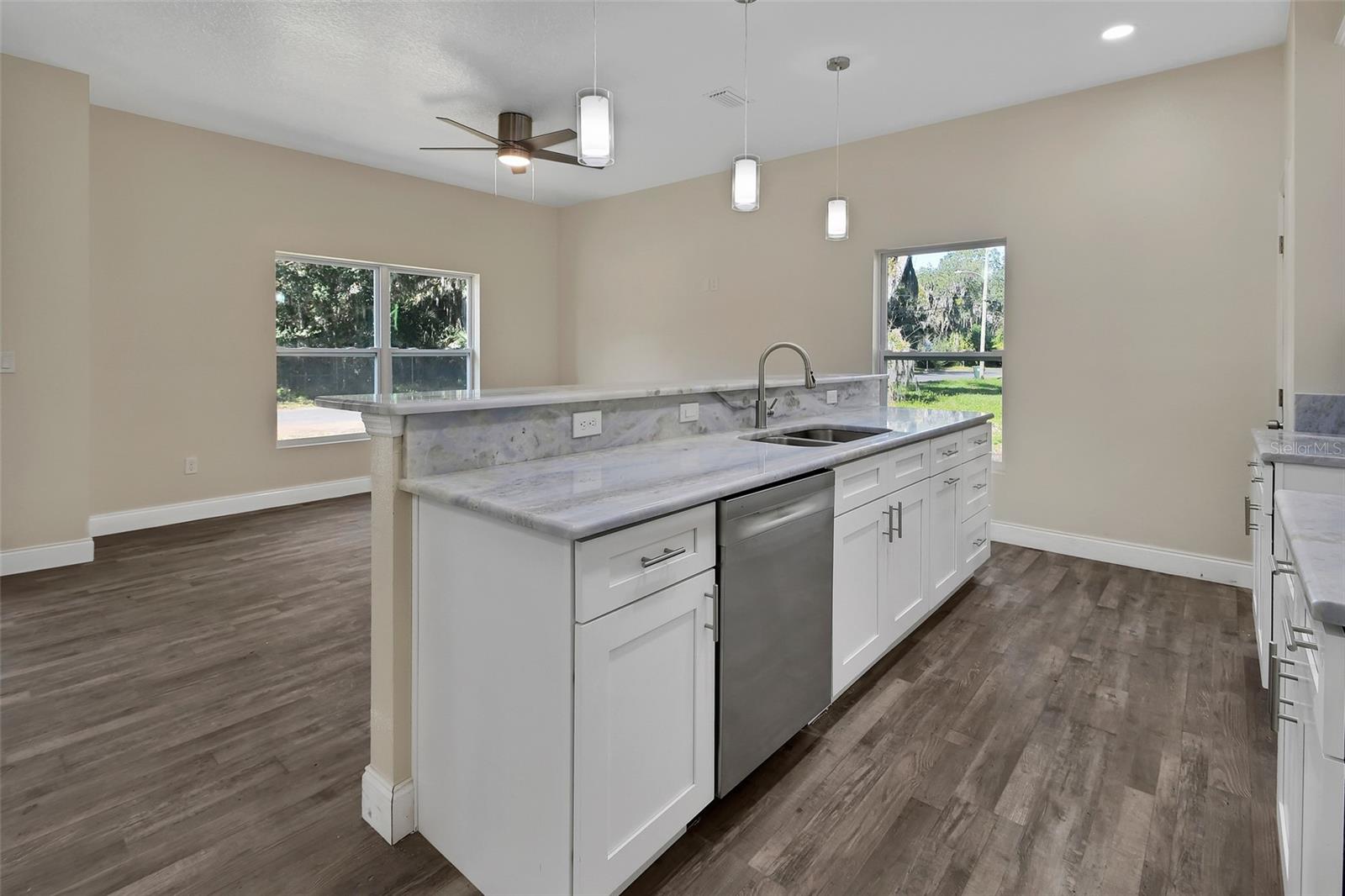 Image 10 of 29 For 531 Lincoln Street