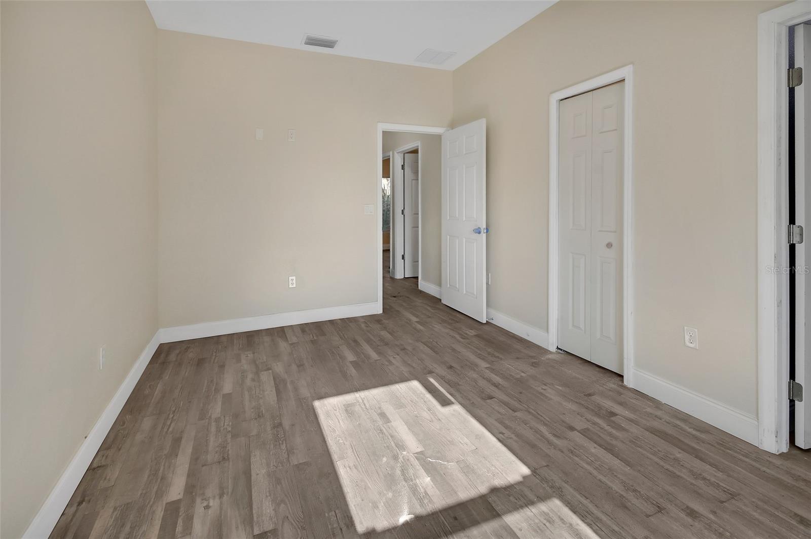 Image 15 of 29 For 531 Lincoln Street