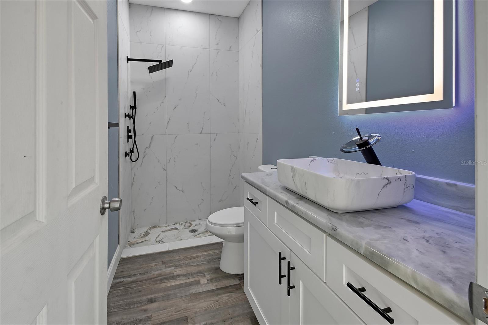 Image 16 of 29 For 531 Lincoln Street