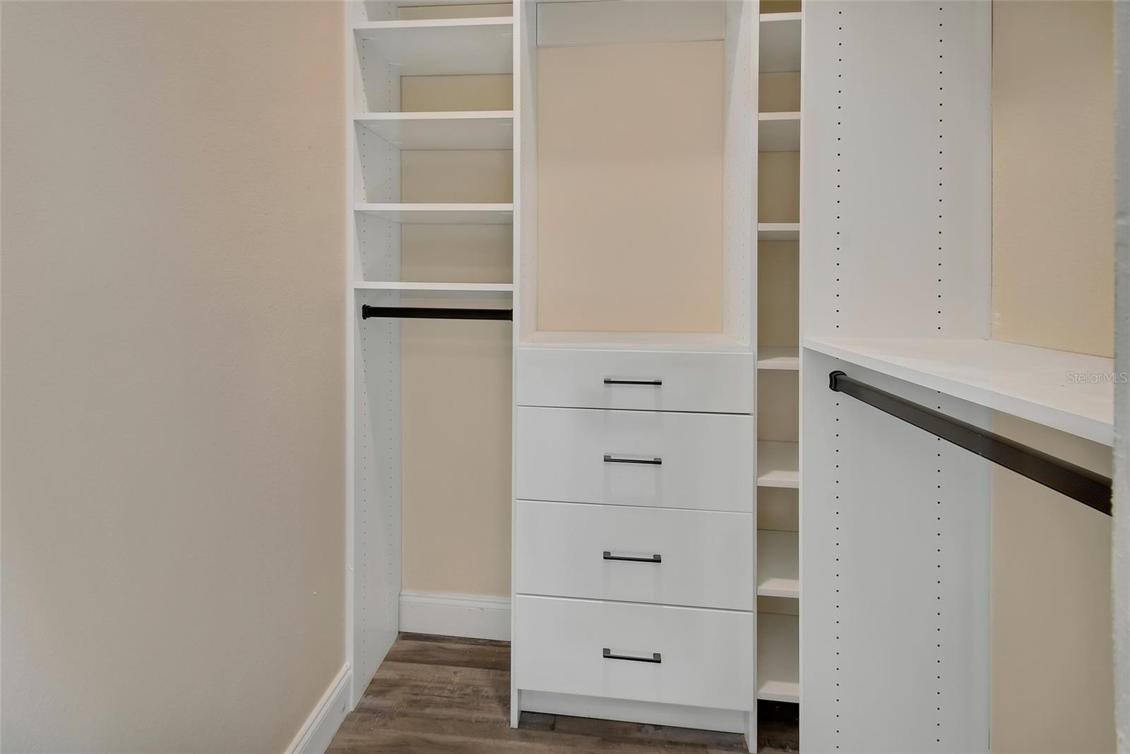 Image 17 of 29 For 531 Lincoln Street