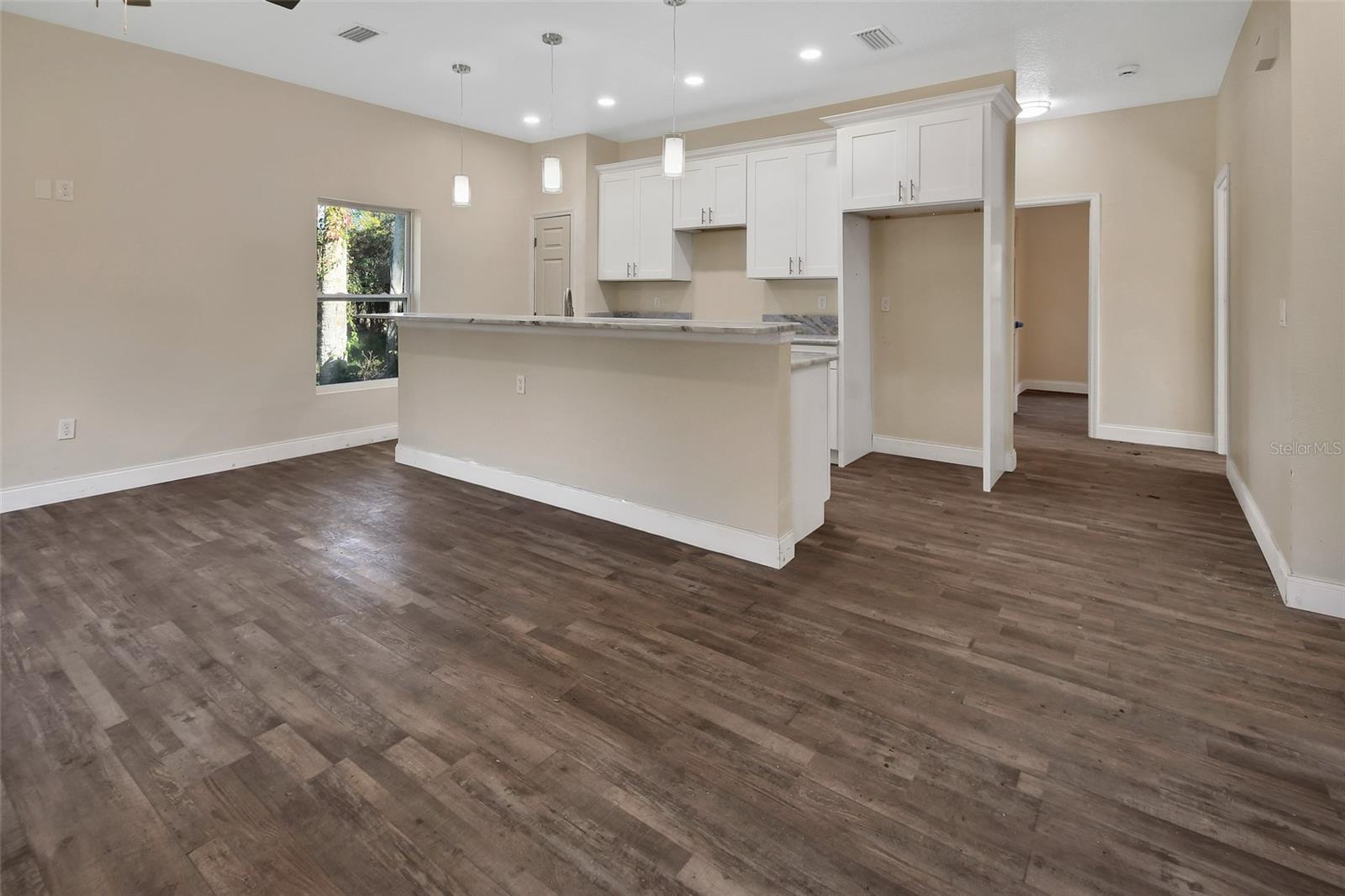 Image 4 of 29 For 531 Lincoln Street