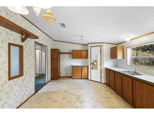 Image 14 of 29 For 28636 Hibiscus Avenue