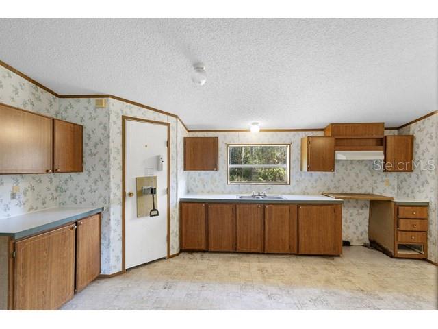 Image 15 of 29 For 28636 Hibiscus Avenue