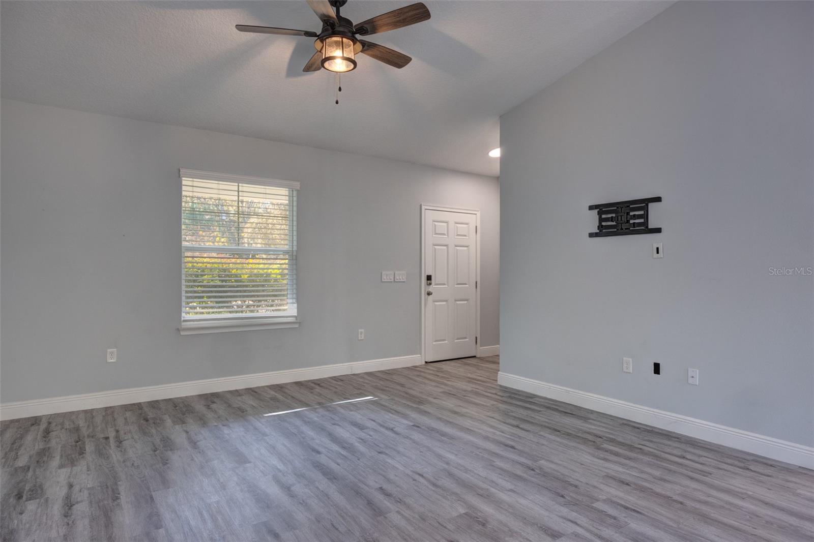 Image 4 of 35 For 1483 12th Street