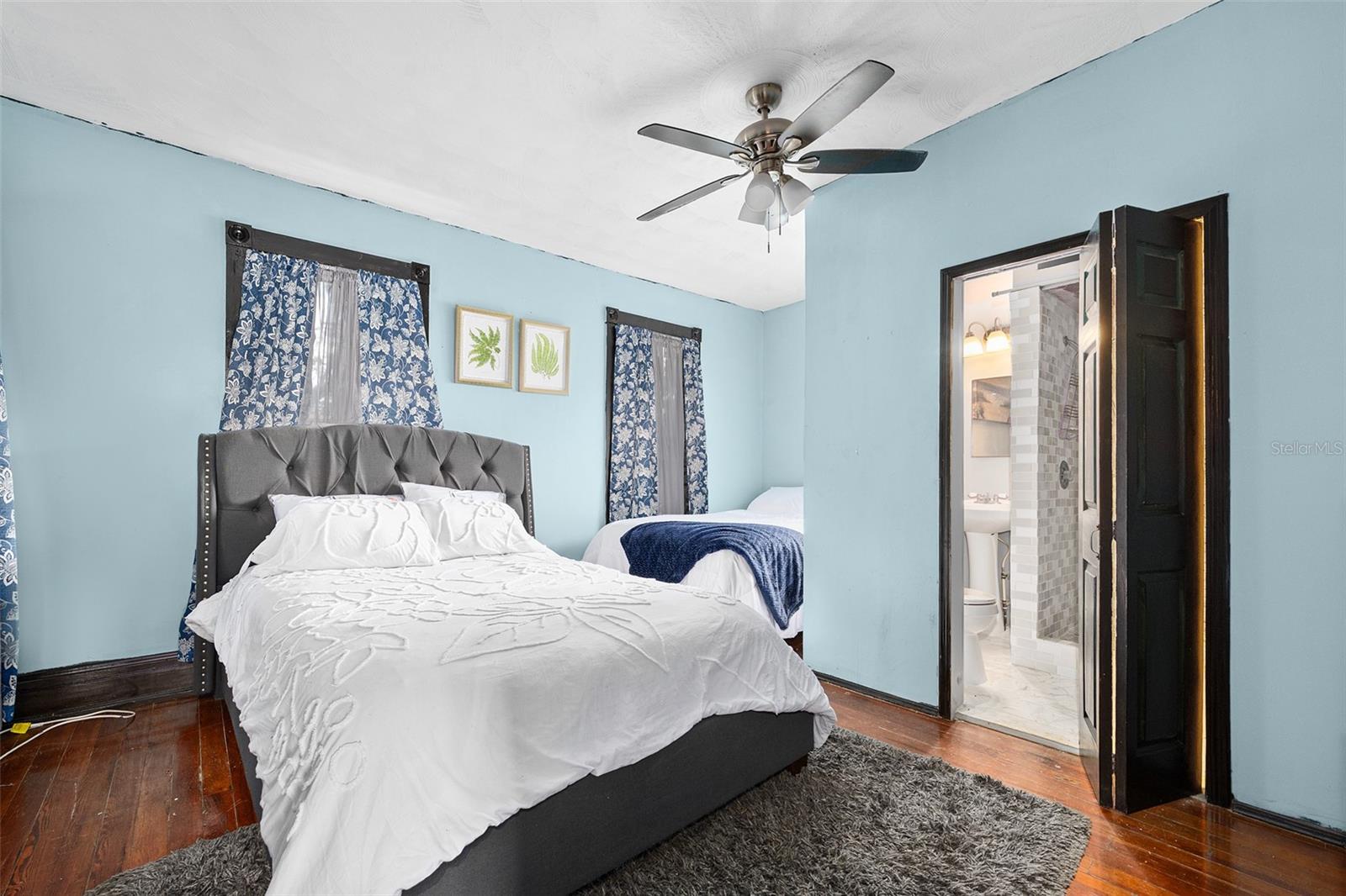 Image 27 of 51 For 228 Howry Avenue