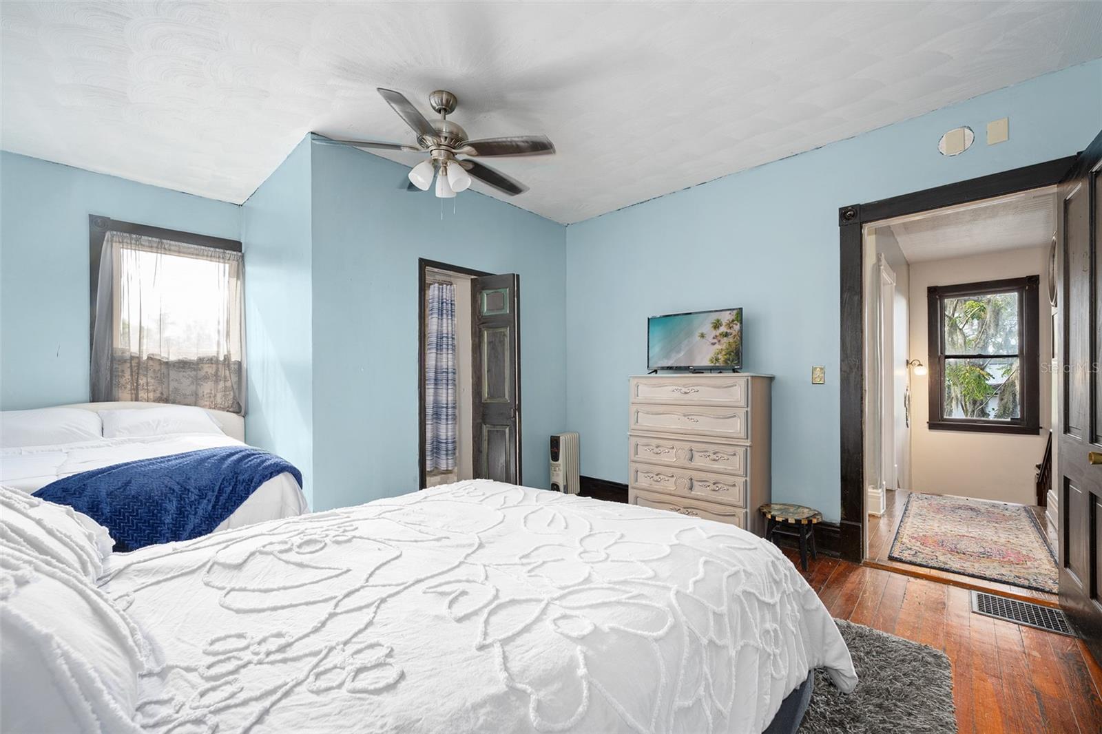 Image 28 of 51 For 228 Howry Avenue