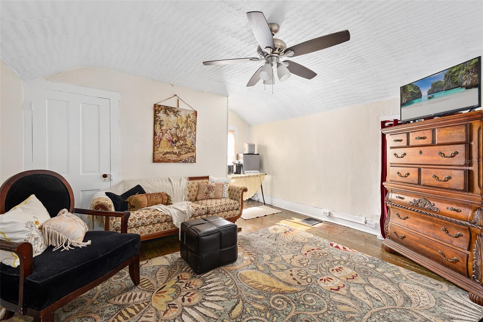 Image 30 of 51 For 228 Howry Avenue