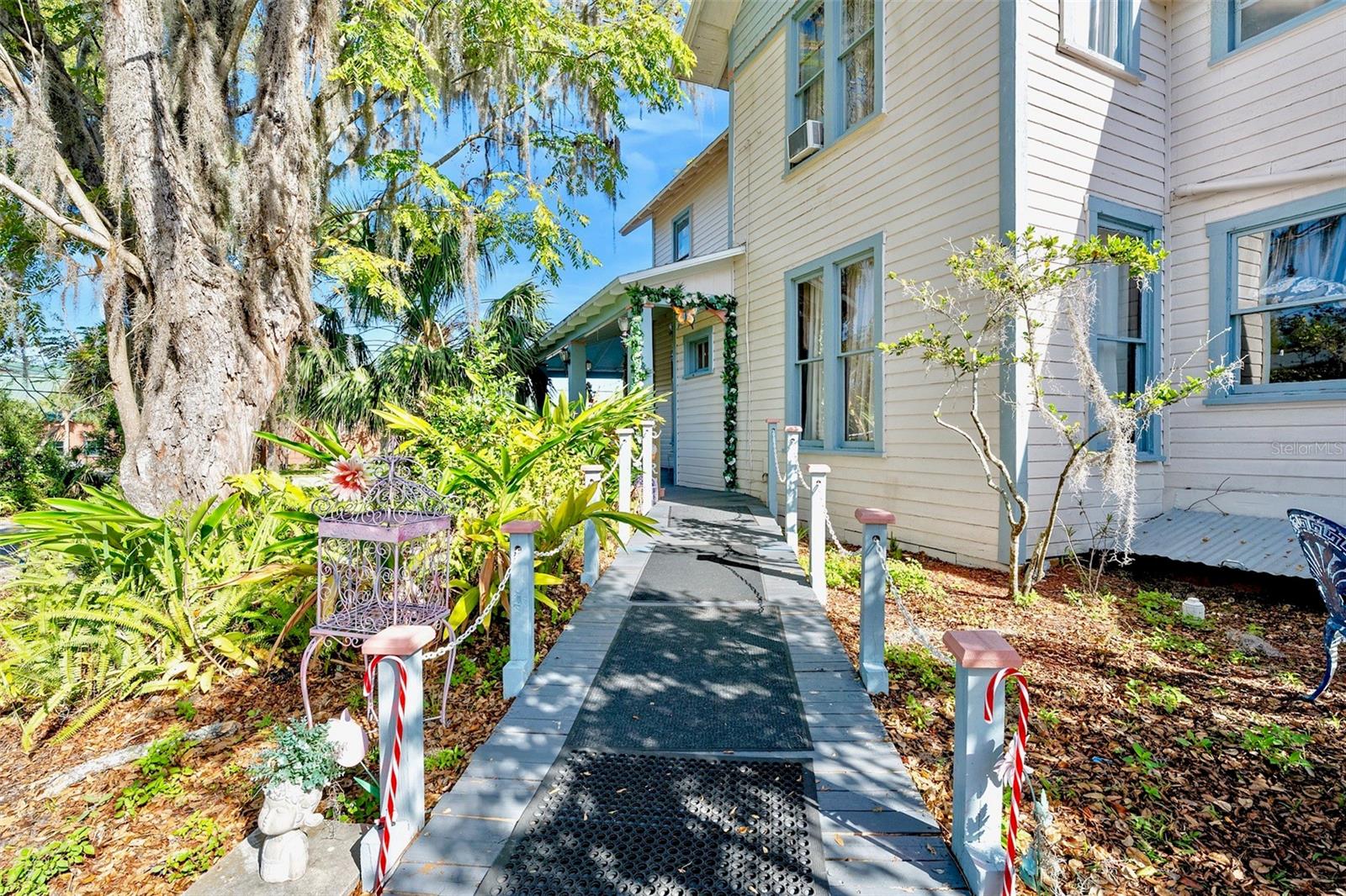 Image 40 of 51 For 228 Howry Avenue