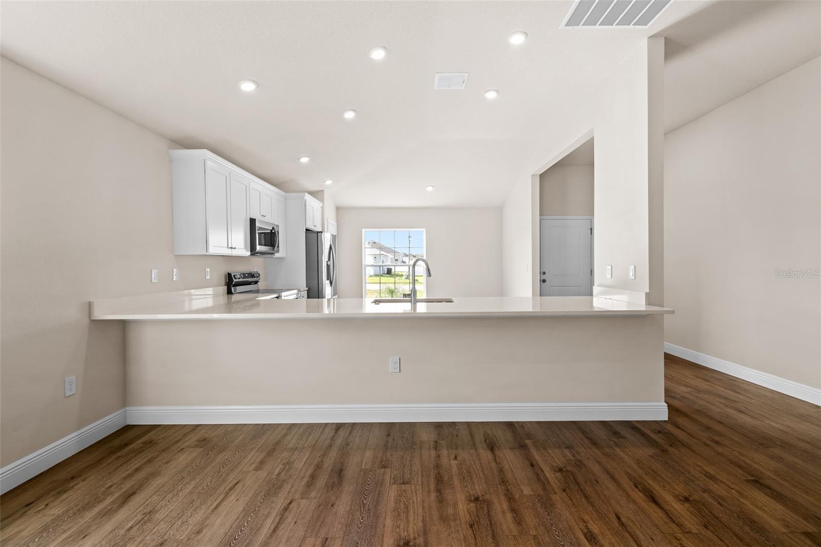 Image 14 of 39 For 5395 91st Street