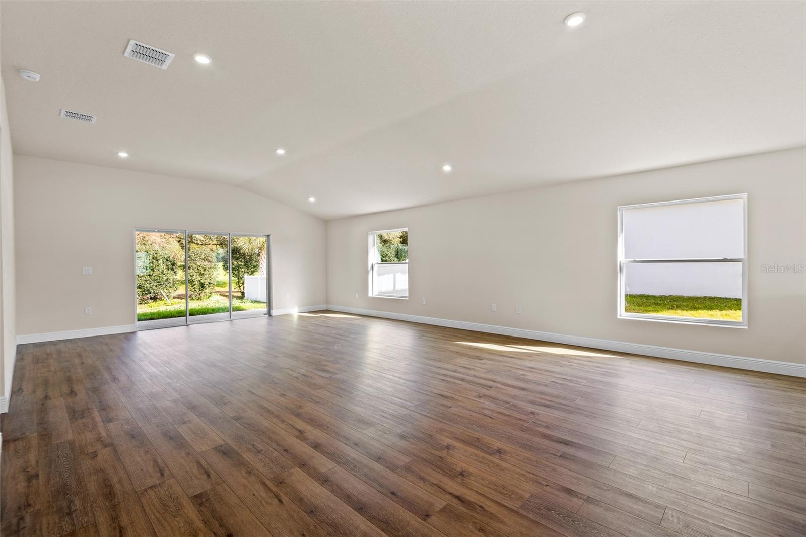 Image 16 of 39 For 5395 91st Street