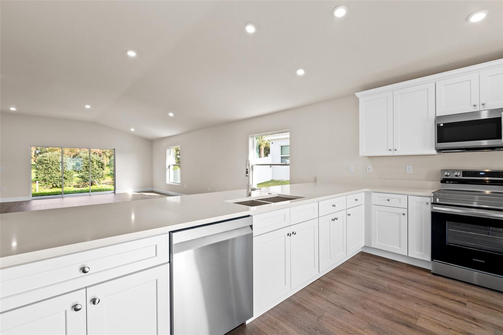 Image 8 of 39 For 5395 91st Street