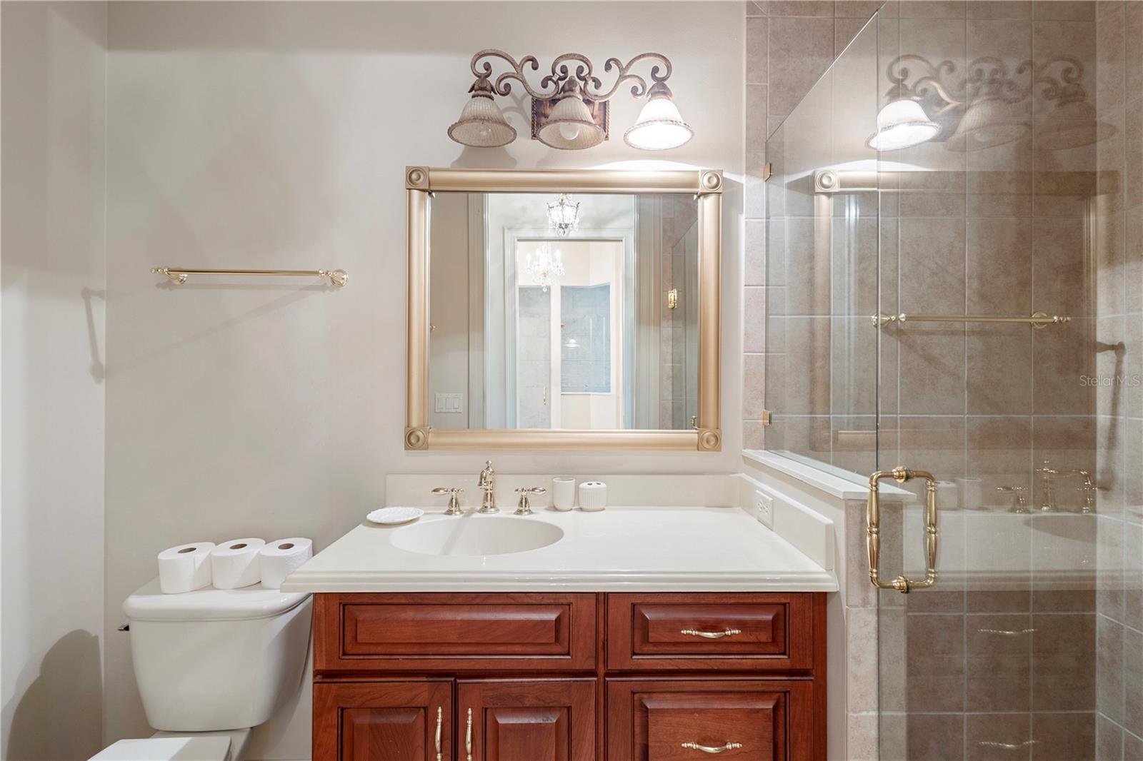 Image 21 of 71 For 708 Pennsylvania Avenue