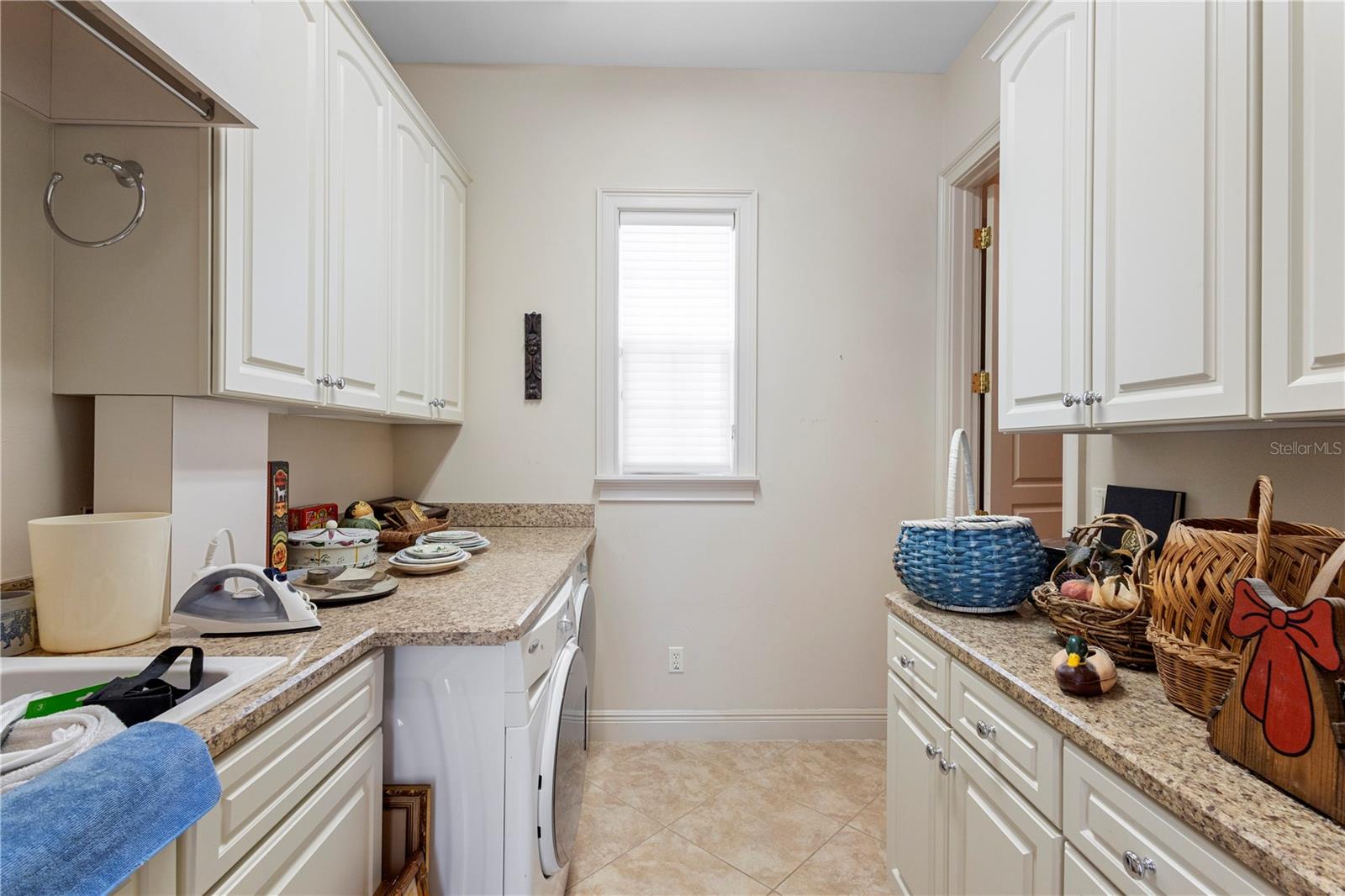 Image 24 of 71 For 708 Pennsylvania Avenue