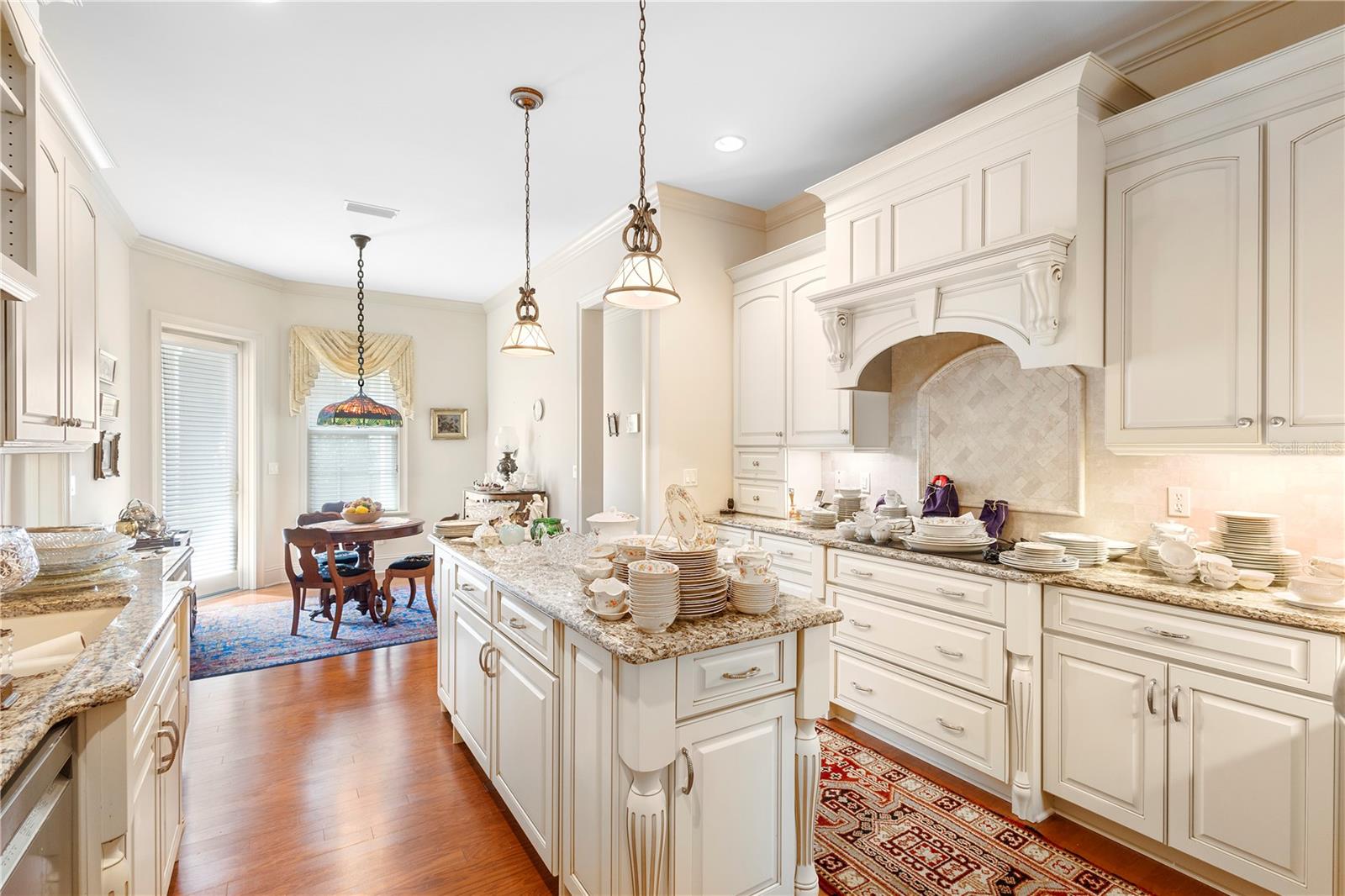 Image 28 of 71 For 708 Pennsylvania Avenue