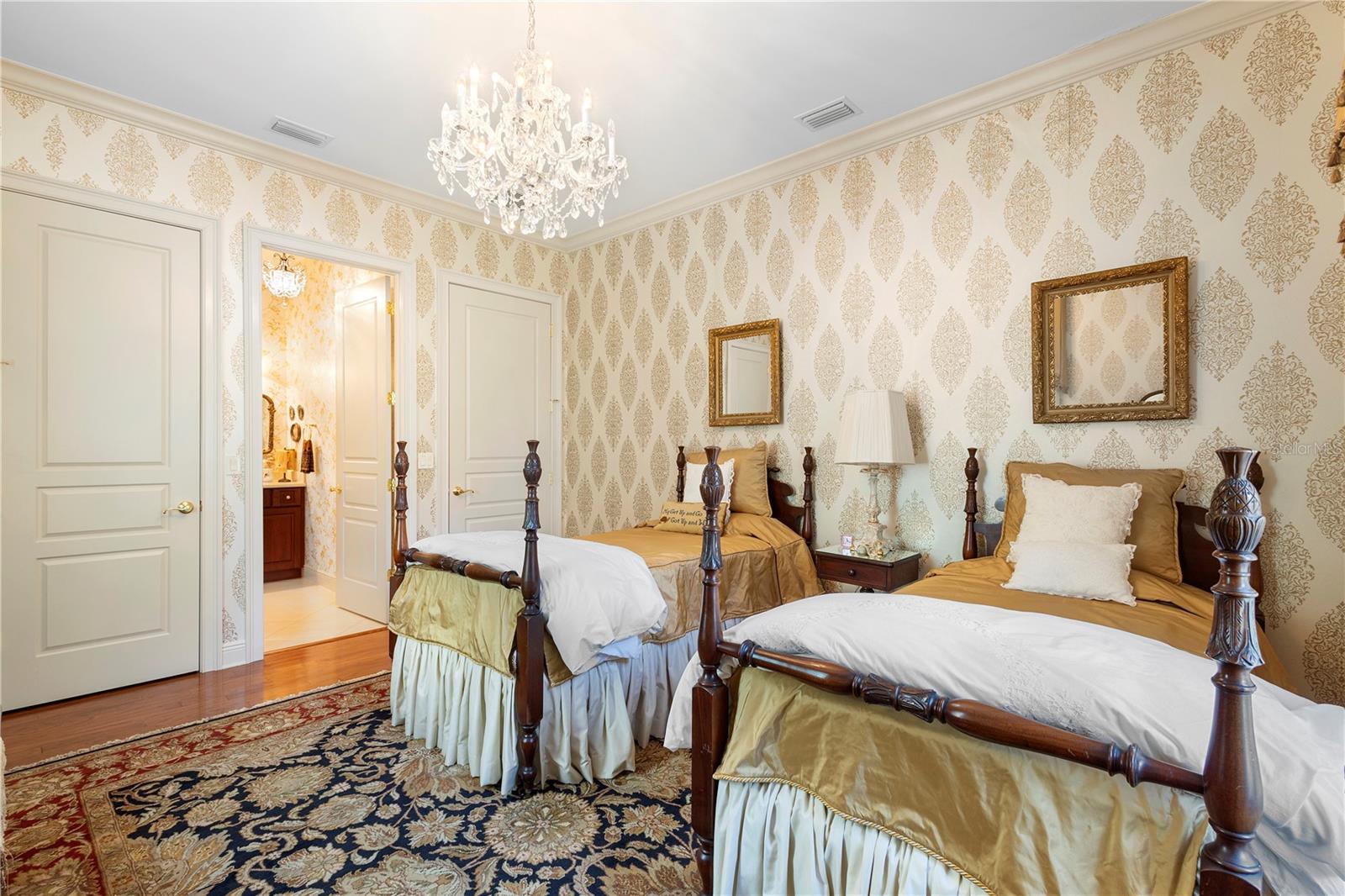 Image 45 of 71 For 708 Pennsylvania Avenue